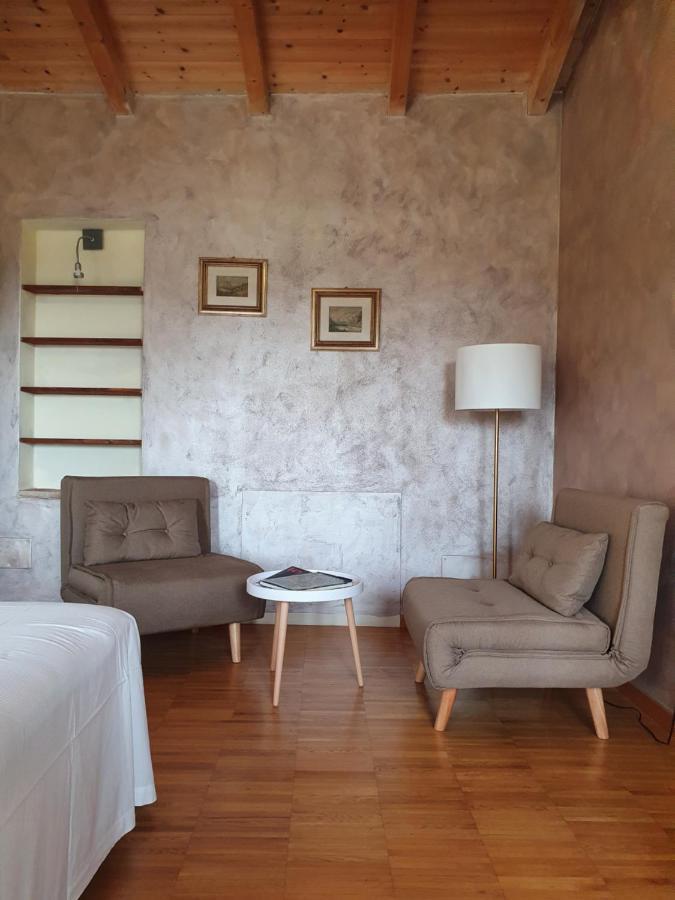 Osteria E Locanda Del Viaggiatore Russi Exteriör bild