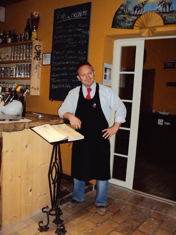Osteria E Locanda Del Viaggiatore Russi Exteriör bild